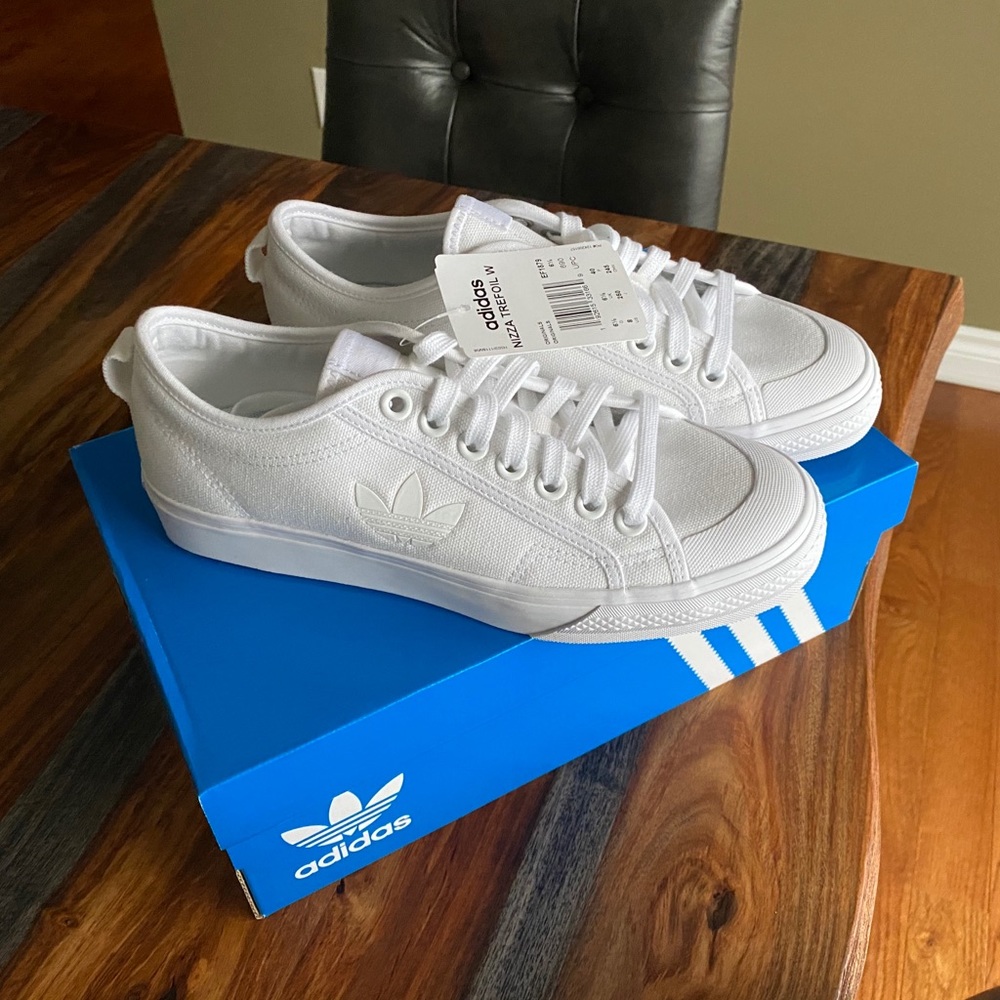 Women's Nizza Trefoil Sneakers IN White
Adidas